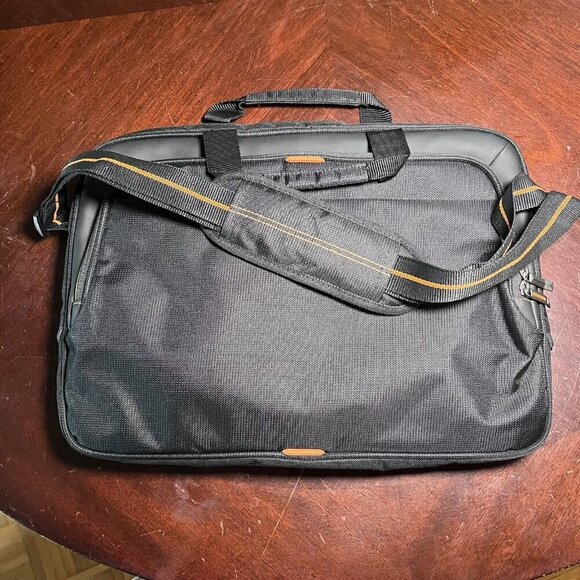Solo Black Padded Laptop Computer Carrying Case Bag Tote Zippered Pockets - Picture 12 of 14